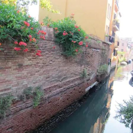 Charming Flat With Terrace Over The Canal Lejlighed Venedig Eksteriør billede